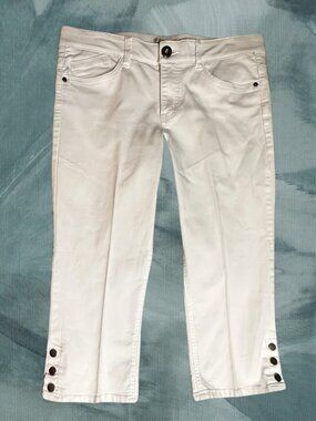 White Denim Capri Pants With Button Accent Casual Chic Dana Buchman